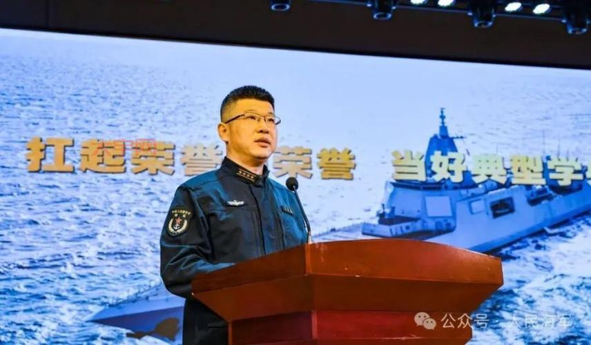 高岩松的奋斗故事:从海军舰艇兵到社会楷模的成长历程